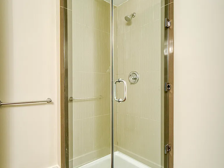 1614 Ridge Rd E #102 — Photo 6