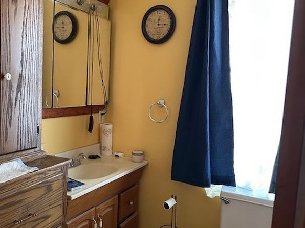 214 Jarvis St, Bowerston, OH 44695