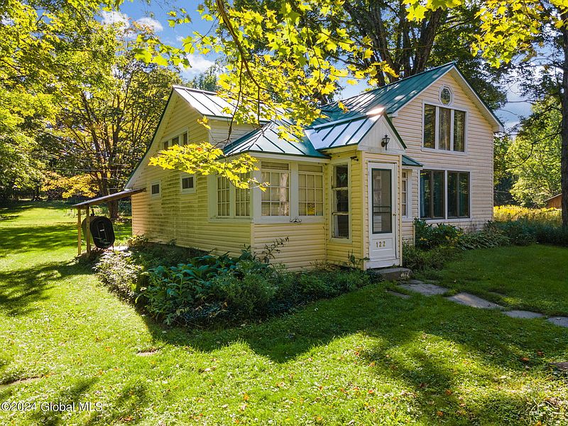 3rd image of 122 Rossman Hill Road