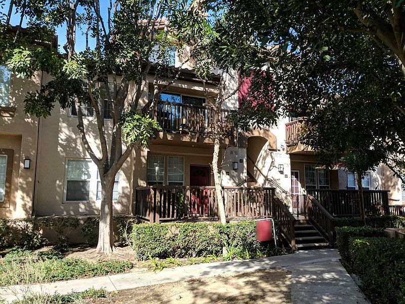 2nd image of 240 Montana Del Lago Dr