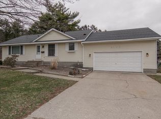 5182 Pine Ridge Dr, Muskegon, MI 49441