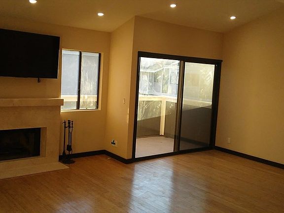 3rd image of 27072 Hidaway Ave Unit 6