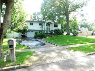 115 Gannet Dr, Commack, NY 11725