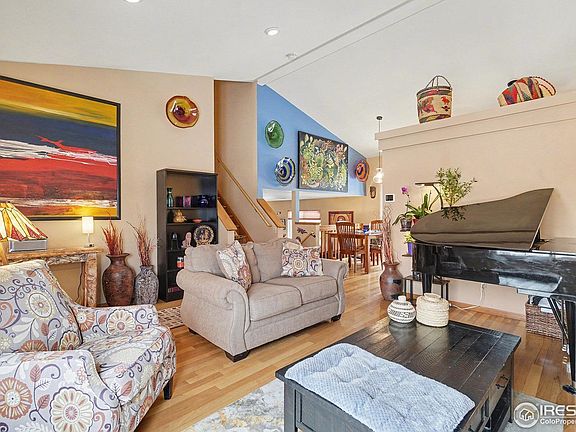 3rd image of 424 Walden Way