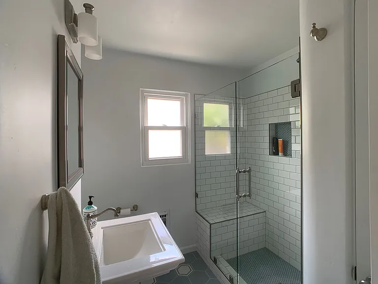 4462 Santa Monica Ave — Photo 21