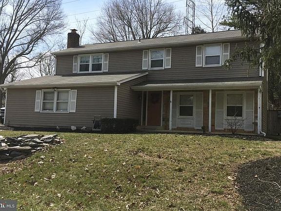 2nd image of 9709 Tam O Shanter Dr