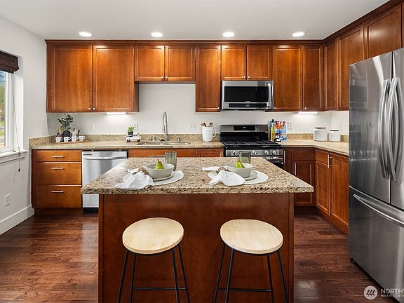 4th image of 5955 Delridge Way SW