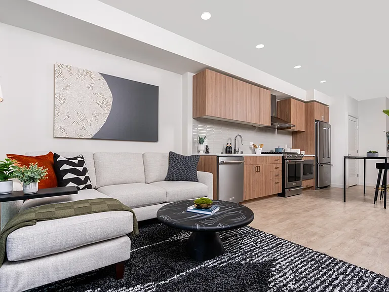 Eastline Grand — Photo 9