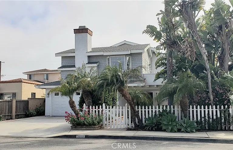 215 Knox St — Photo 2