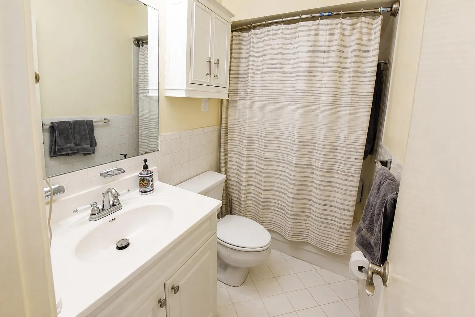1 bed, 1.0 bath, 744 sqft, $1,125 — Photo 4