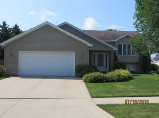 533 49th Ave S, Grand Forks, ND 58201