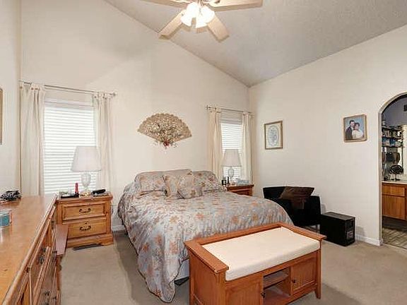3rd image of 1327 Foxboro Way