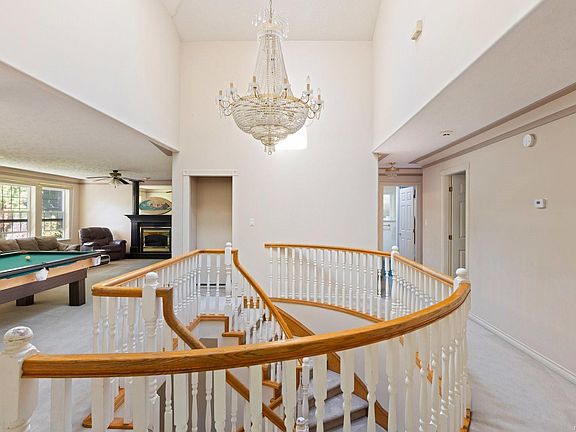 3rd image of 4101 Gordon Head Rd