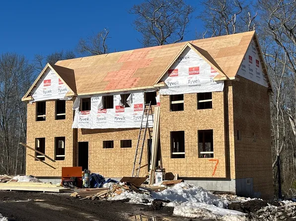 1 Cedarbrook #1B, Swansea, MA 02777