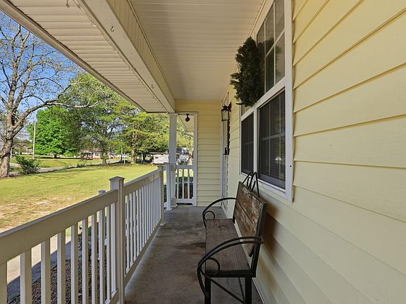 3rd image of 822 County Road 695