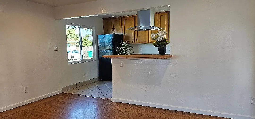 2 bed, 800 sqft, $2,395 — Photo 1
