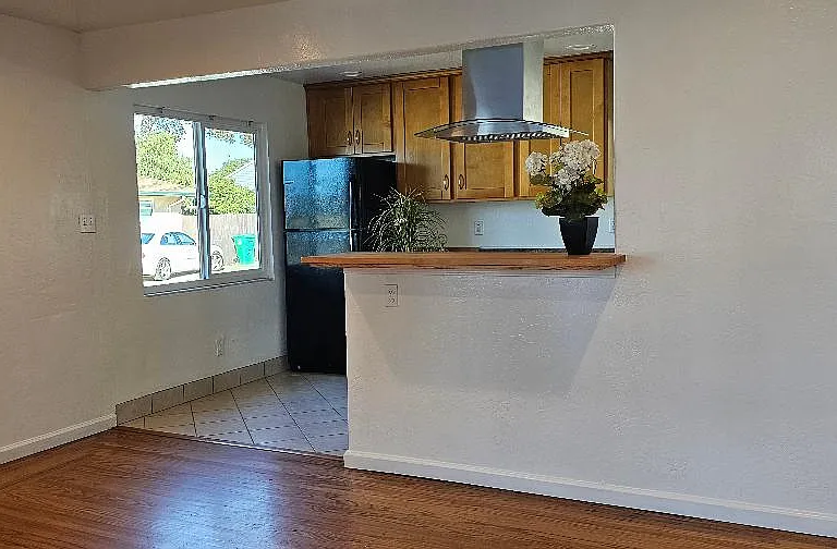 livingrm kitchen