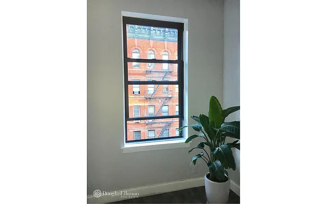 Sold by Douglas Elliman | media 22