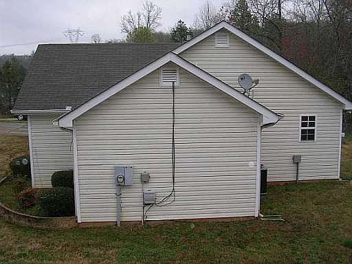 4th image of 2635 Glendale Dr