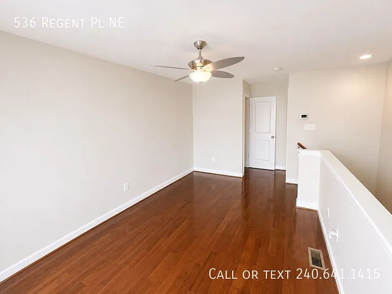 536 Regent Pl NE — Photo 11