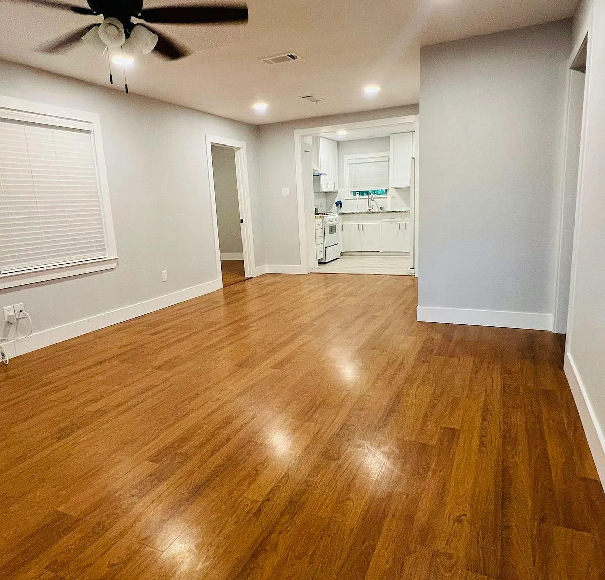 925 Cimarron St — Photo 4
