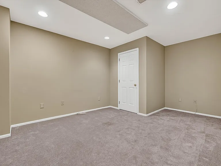 2140 Jordan Ct — Photo 23