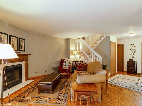 3rd image of 210 E Forest Knoll Dr