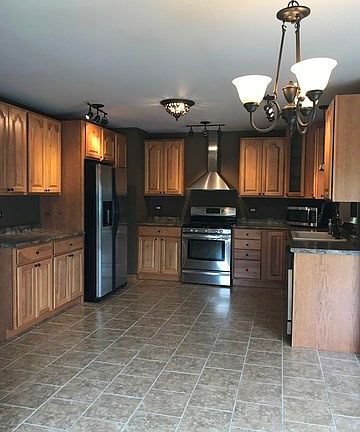 5th image of 1114 Butterfield Cir W