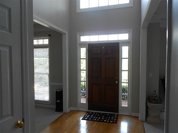 2nd image of 3984 Devon Oaks Dr NE