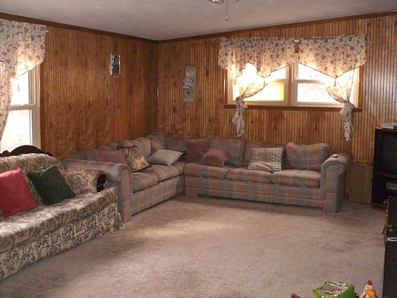 3rd image of 1624 Woodside Dr