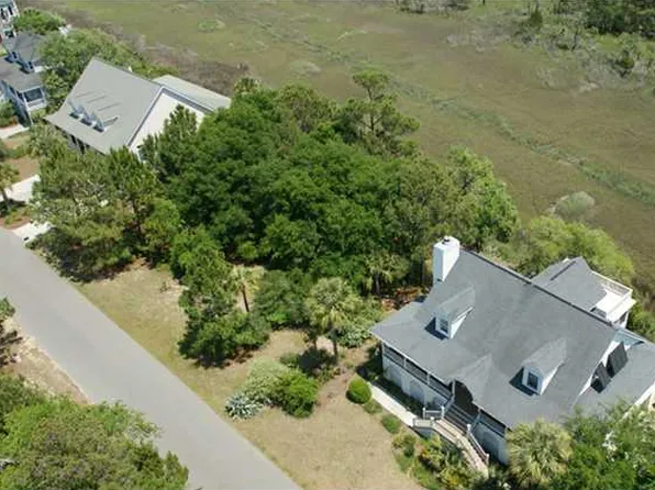 5 Seagrass Ln, Isle Of Palms, SC 29451