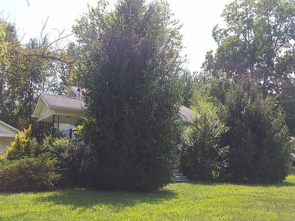 3rd image of 3812 Woodbury Pike