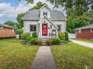 1028 Bentley Dr, Monroe, MI 48162