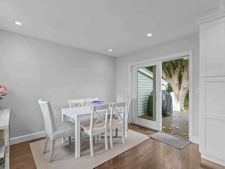 18 Sylvan Ter — Photo 14