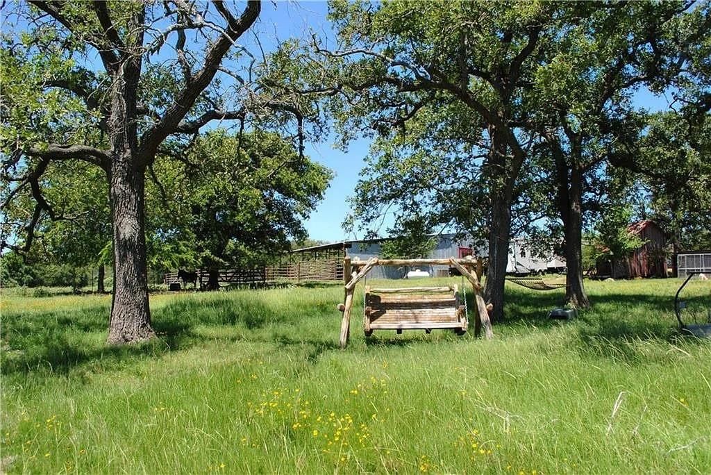 21741 E Interstate Highway 10, Luling, TX - View 3