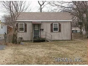 2920 Marshall Ave photo 1