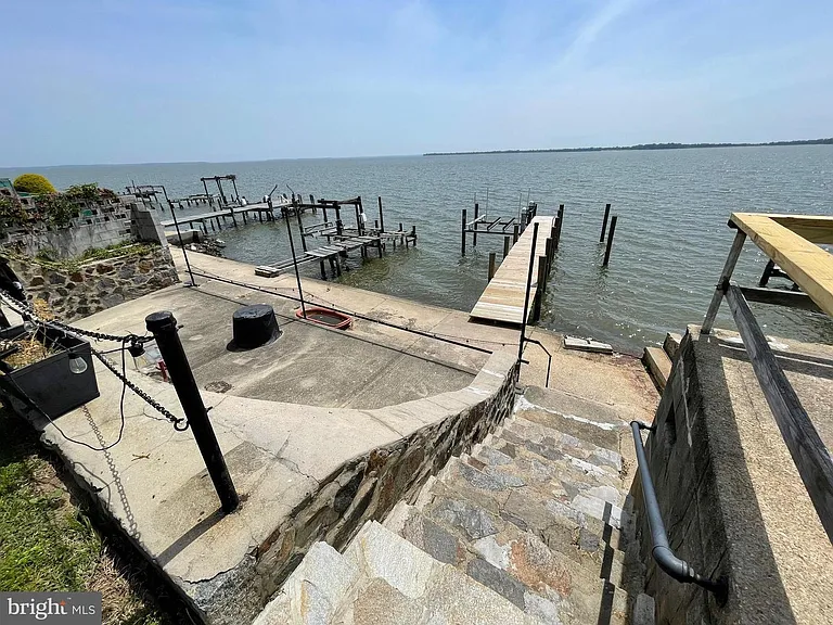 2513 Barrison Point Rd — Photo 9