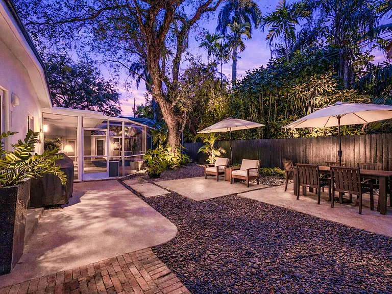 5100 SW 75th St — Photo 27