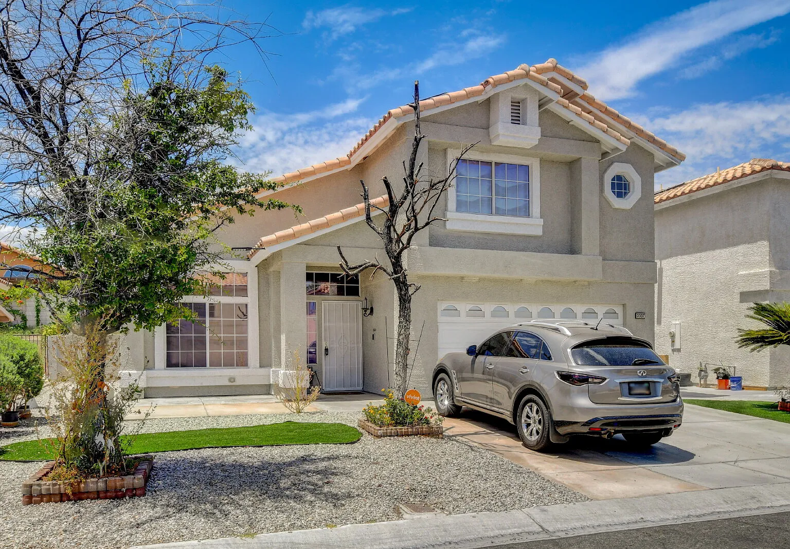 3 bed, 2.0 bath, 1347 sqft, $2,000 — Photo 3