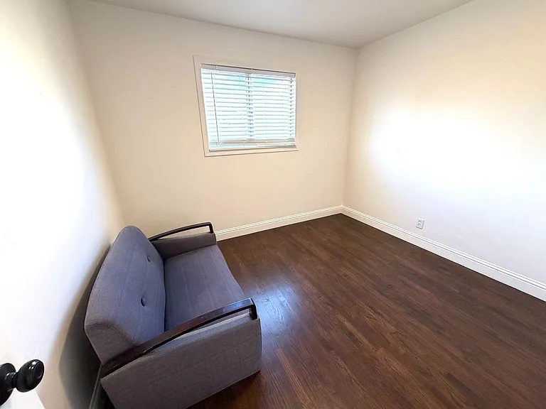 1704 Castle Ct — Photo 22