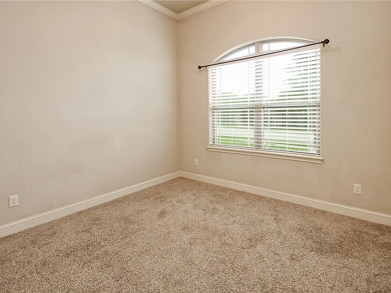 4025 Crestmont Dr — Photo 28