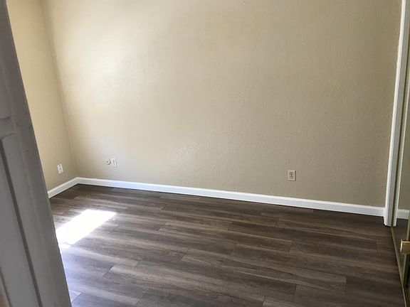 5th image of 1046 W Morton Ave APT 5