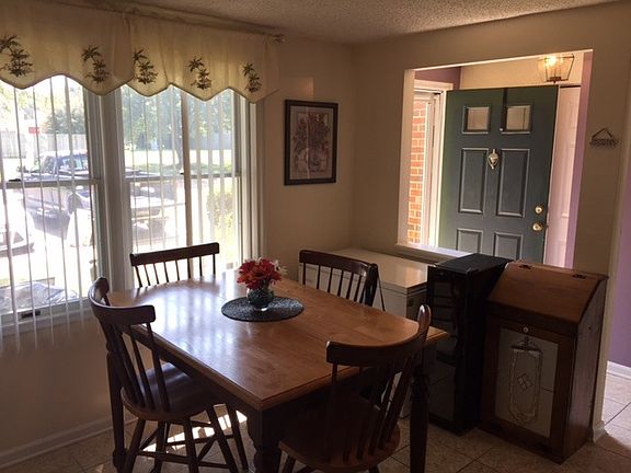 5th image of 9482 Tracey Lynne Cir