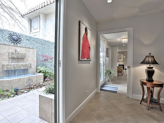 5th image of 120 Plazoleta