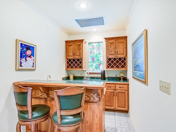 5th image of 3945 Chandelle Ln