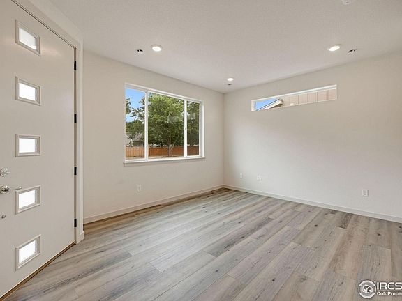 3rd image of 1043 Spartan Ave