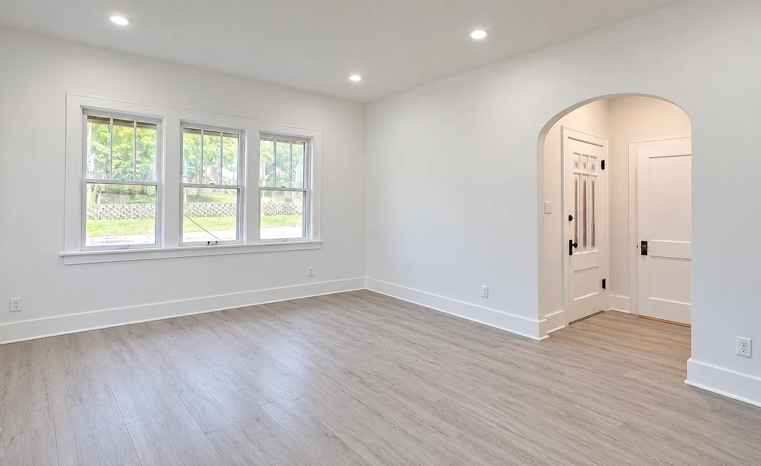 4 bed, 1378 sqft, $2,400 — Photo 4