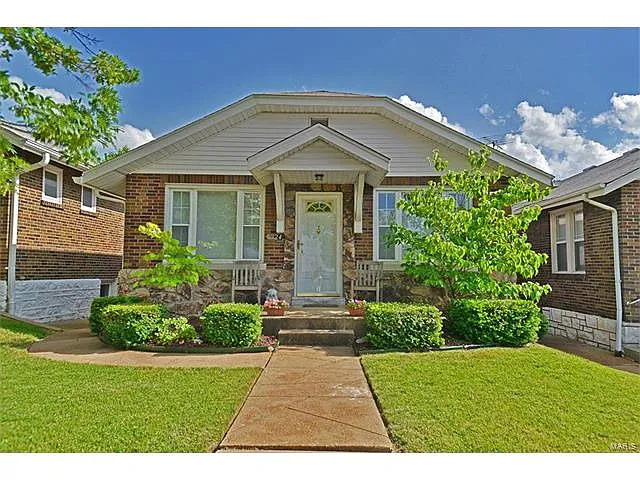 5924 Columbia Ave photo 1