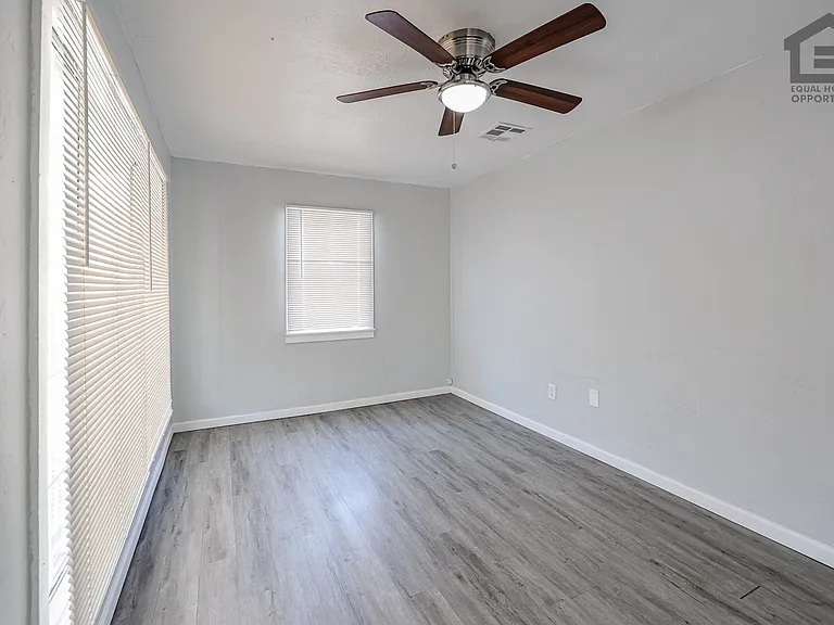 3315 E Cambridge Ave #1 — Photo 10