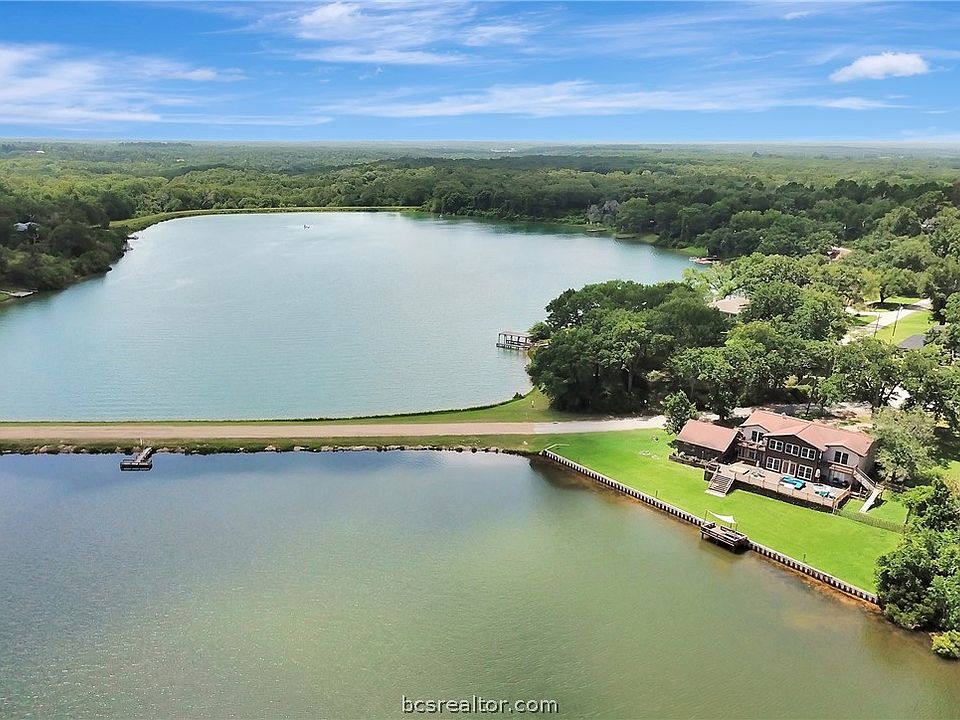 1st image of 571 Lakeview Cir